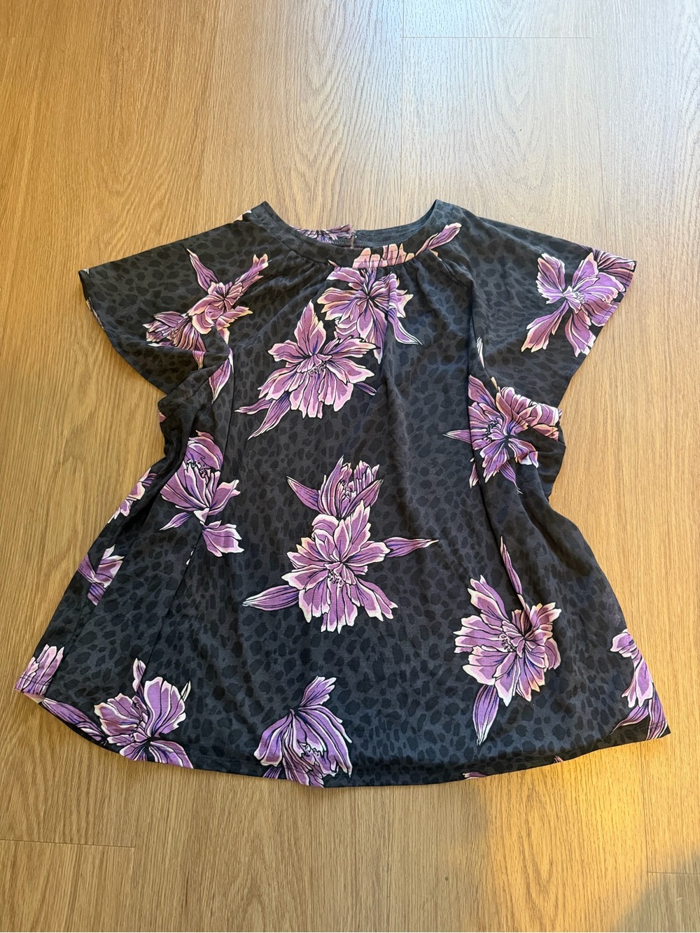 Women’s Black Floral Flutter Sleeve Top - Purple Bloom